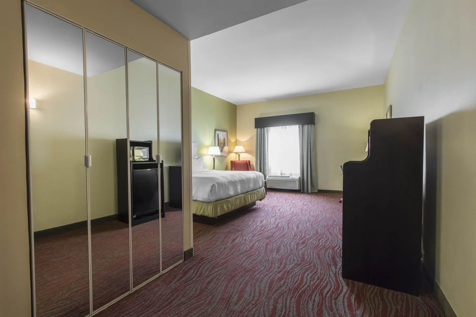 Holiday Inn Express Hotel & Suites Cullman by IHG