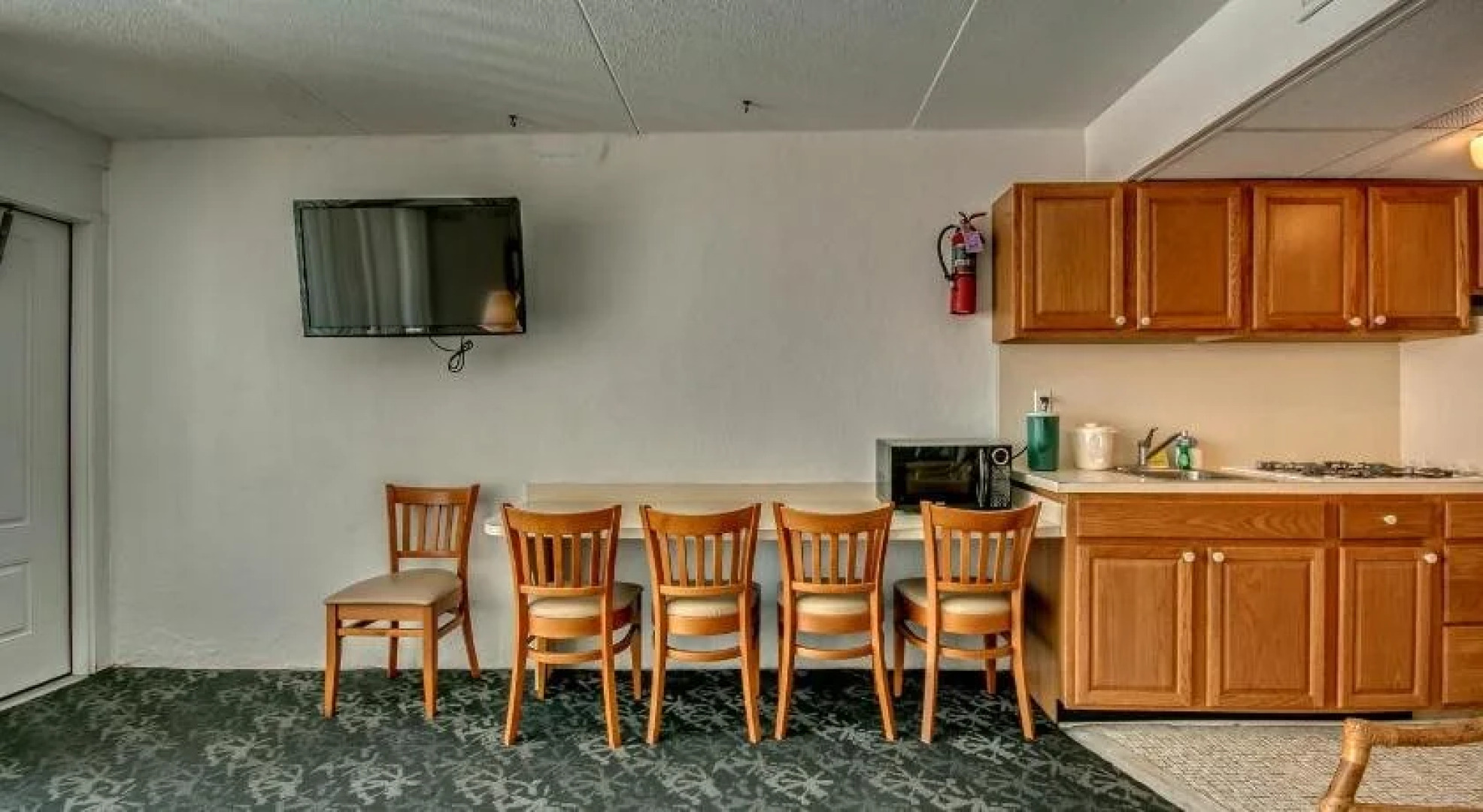 Admiral Resort Motel