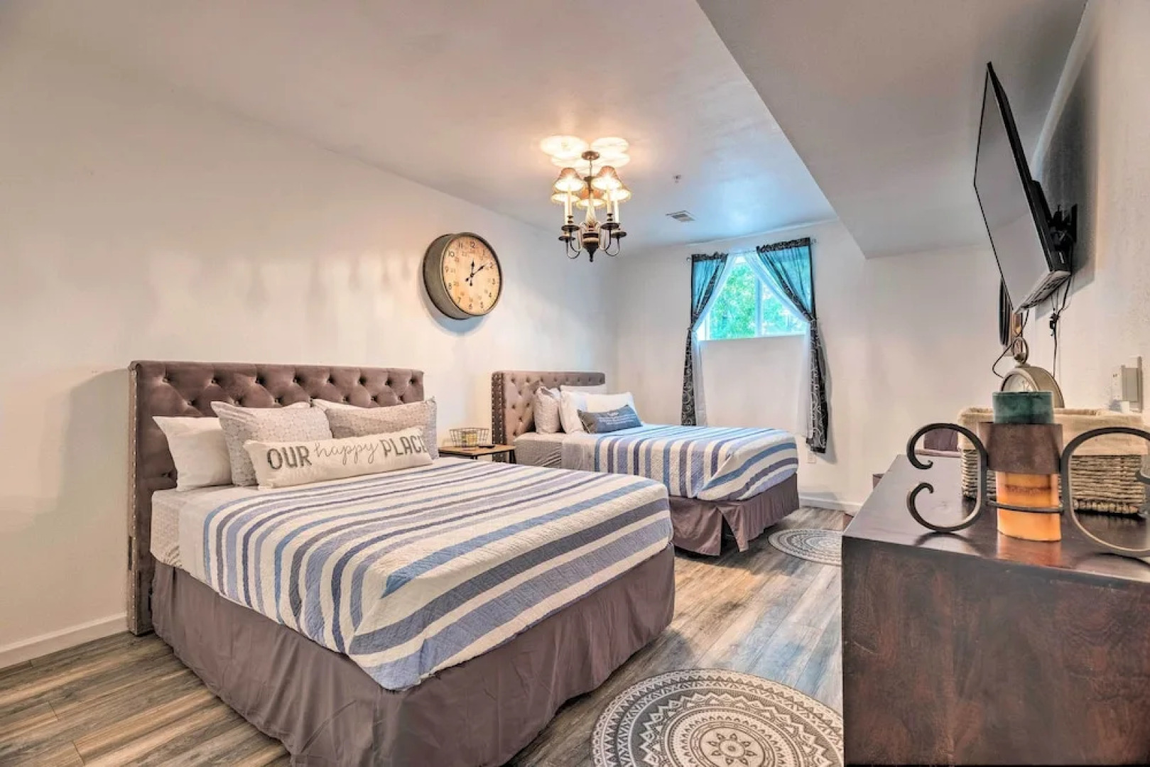 'hilltop Hideaway' Branson Home w/ Trampoline!