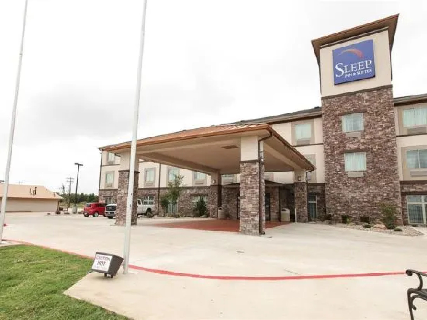 Sleep Inn & Suites Hennessey North