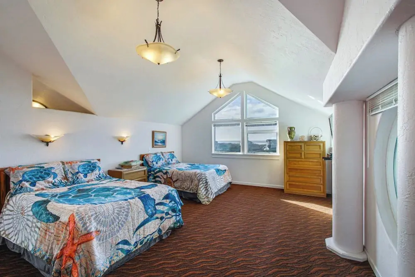 'oceanfront Castle' w/ Hot Tub & Game Room