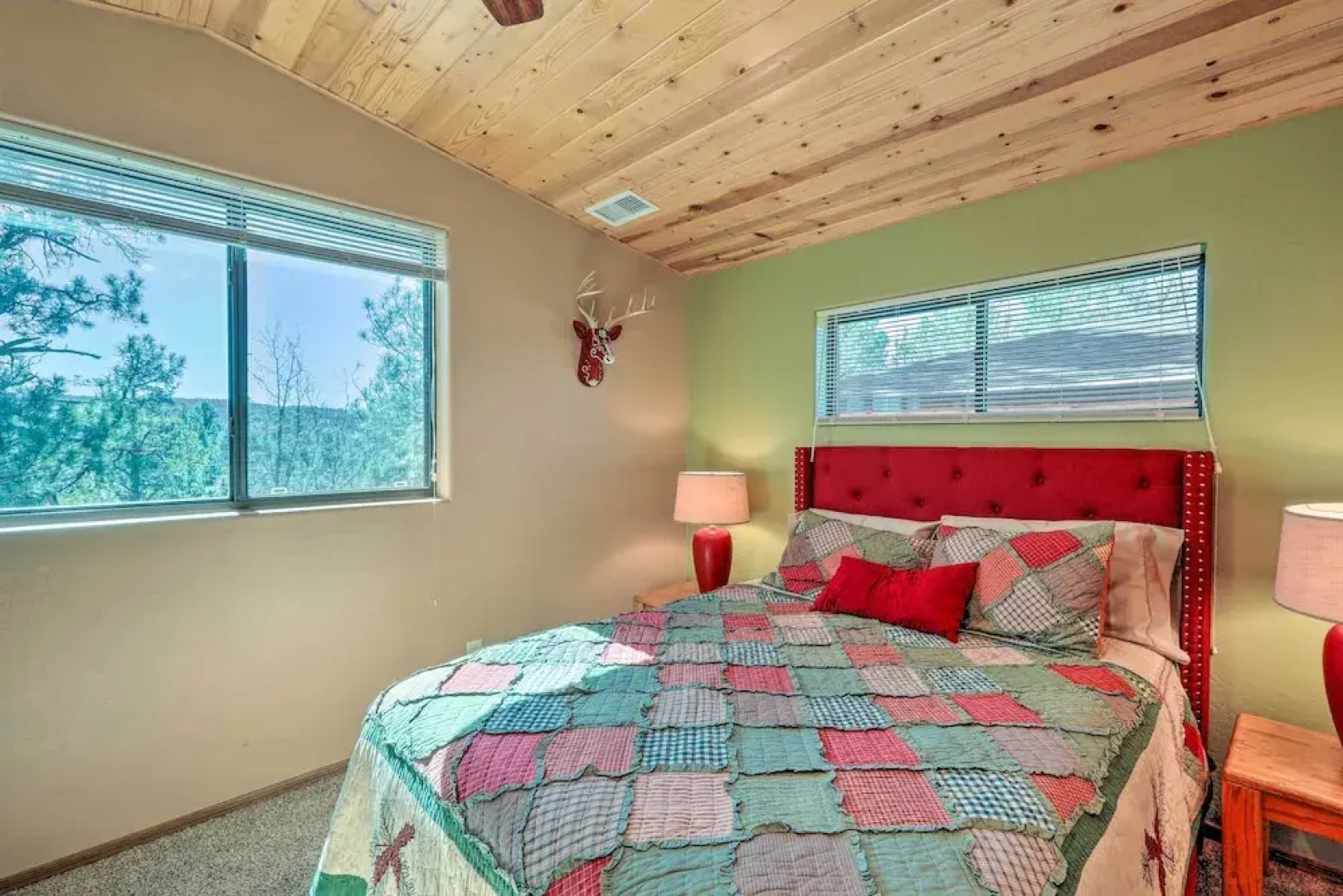 Deck & Scenic Views: Munds Park Cabin!