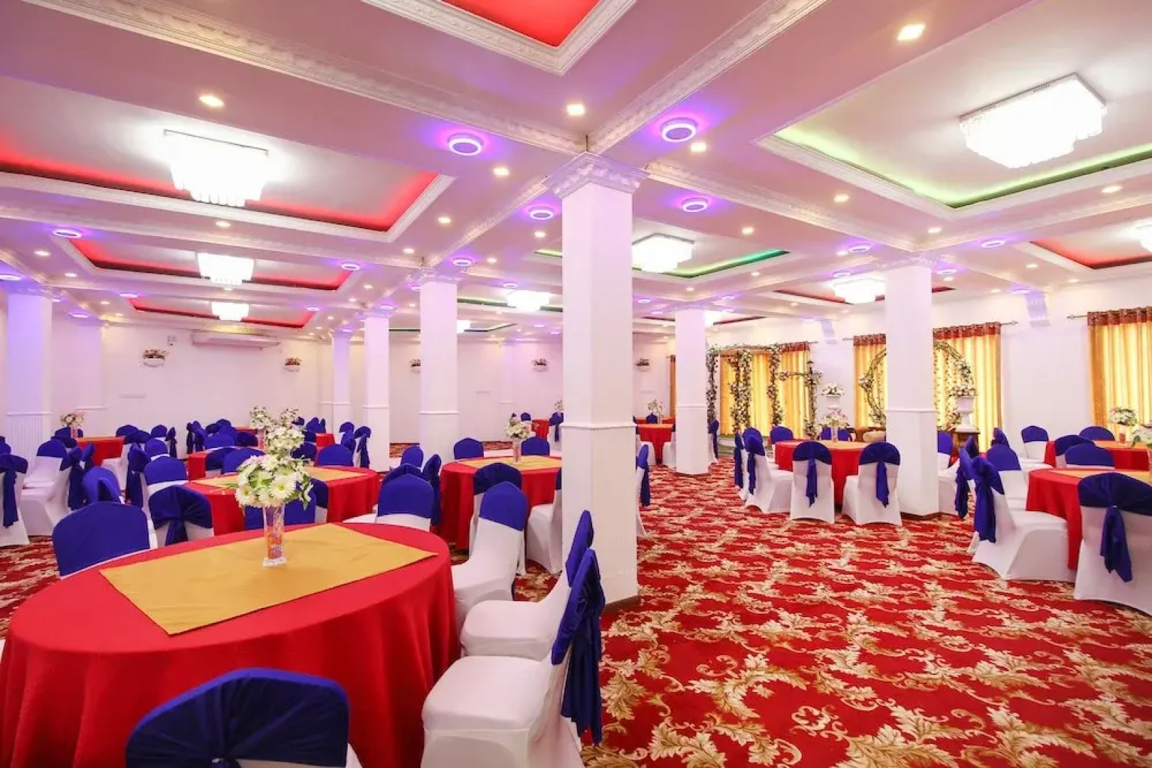 OYO 371 River Palace Hotel