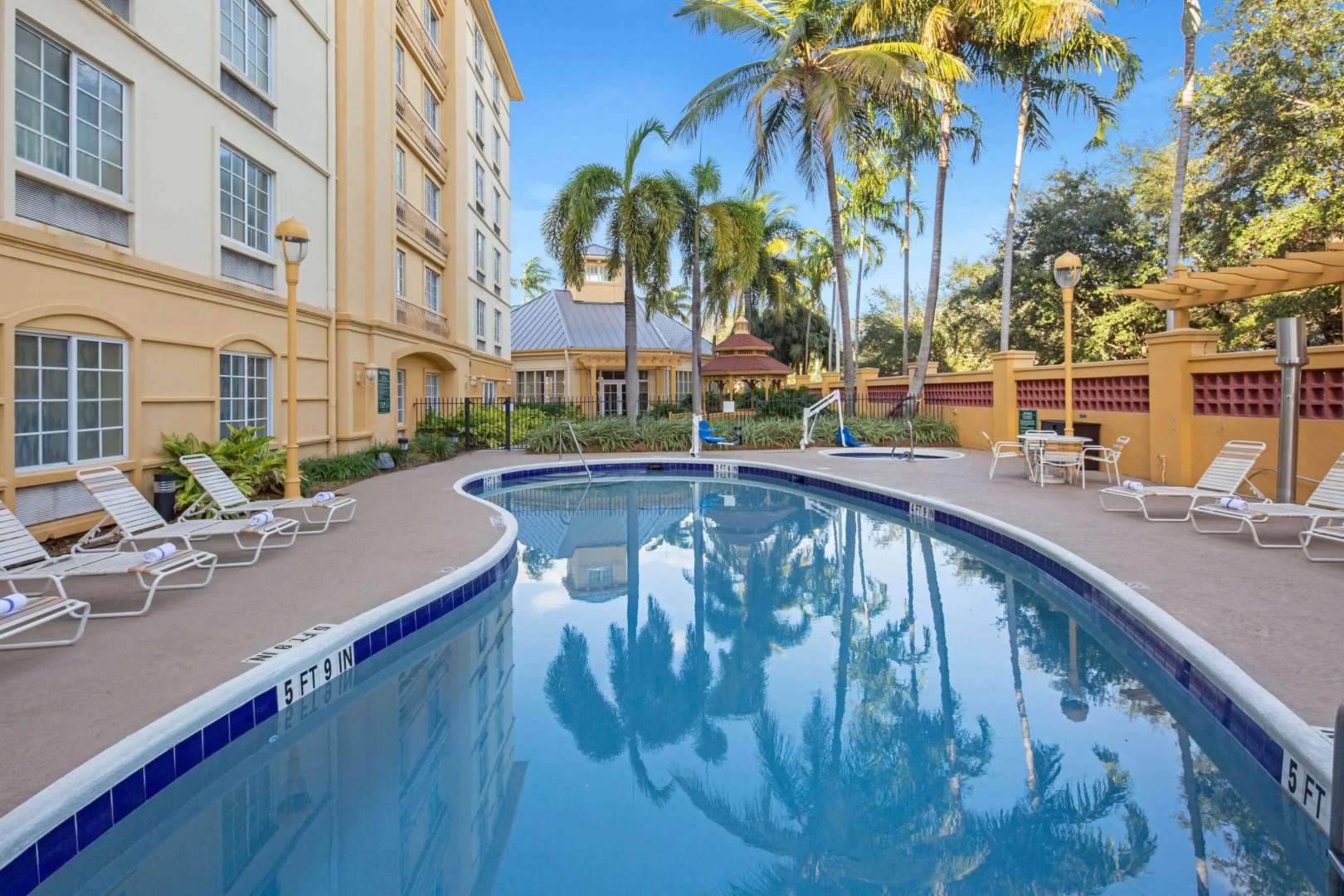 La Quinta Inn & Suites by Wyndham Miami Airport West