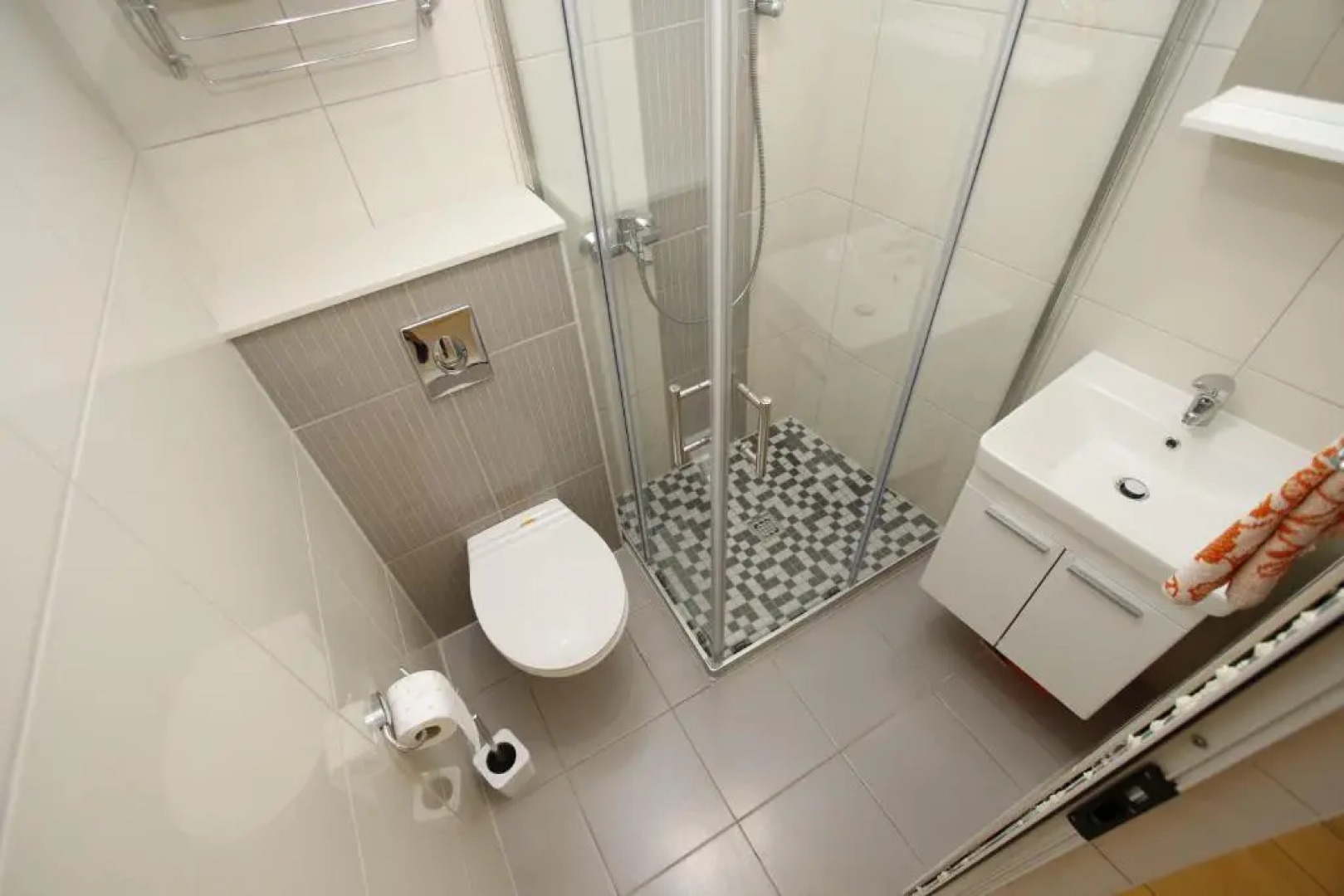 Apartment Love Story