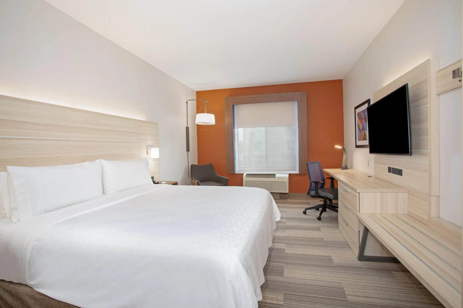 Holiday Inn Express & Suites Phoenix - Glendale Sports Dist by IHG