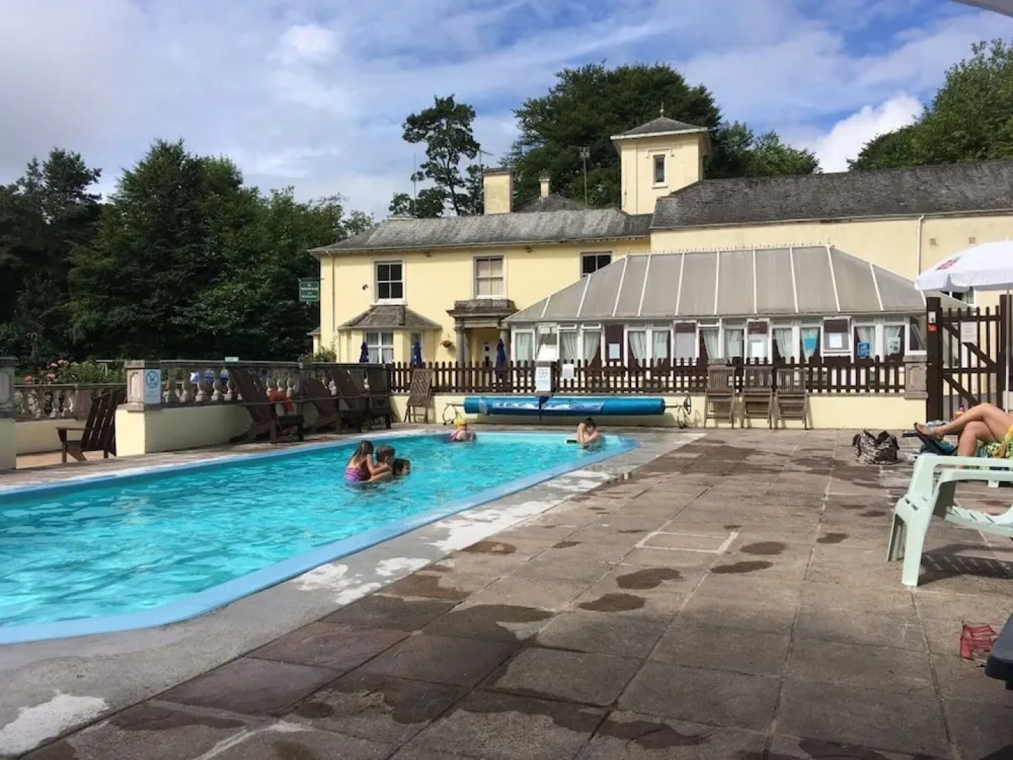 10 Valley View Lodge