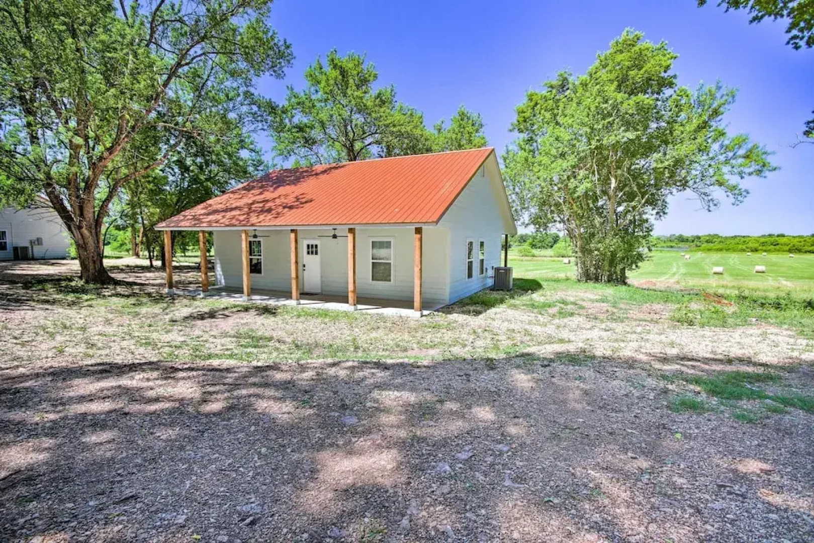 Peekaboo Water Views: Lake O' the Cherokees Cabin