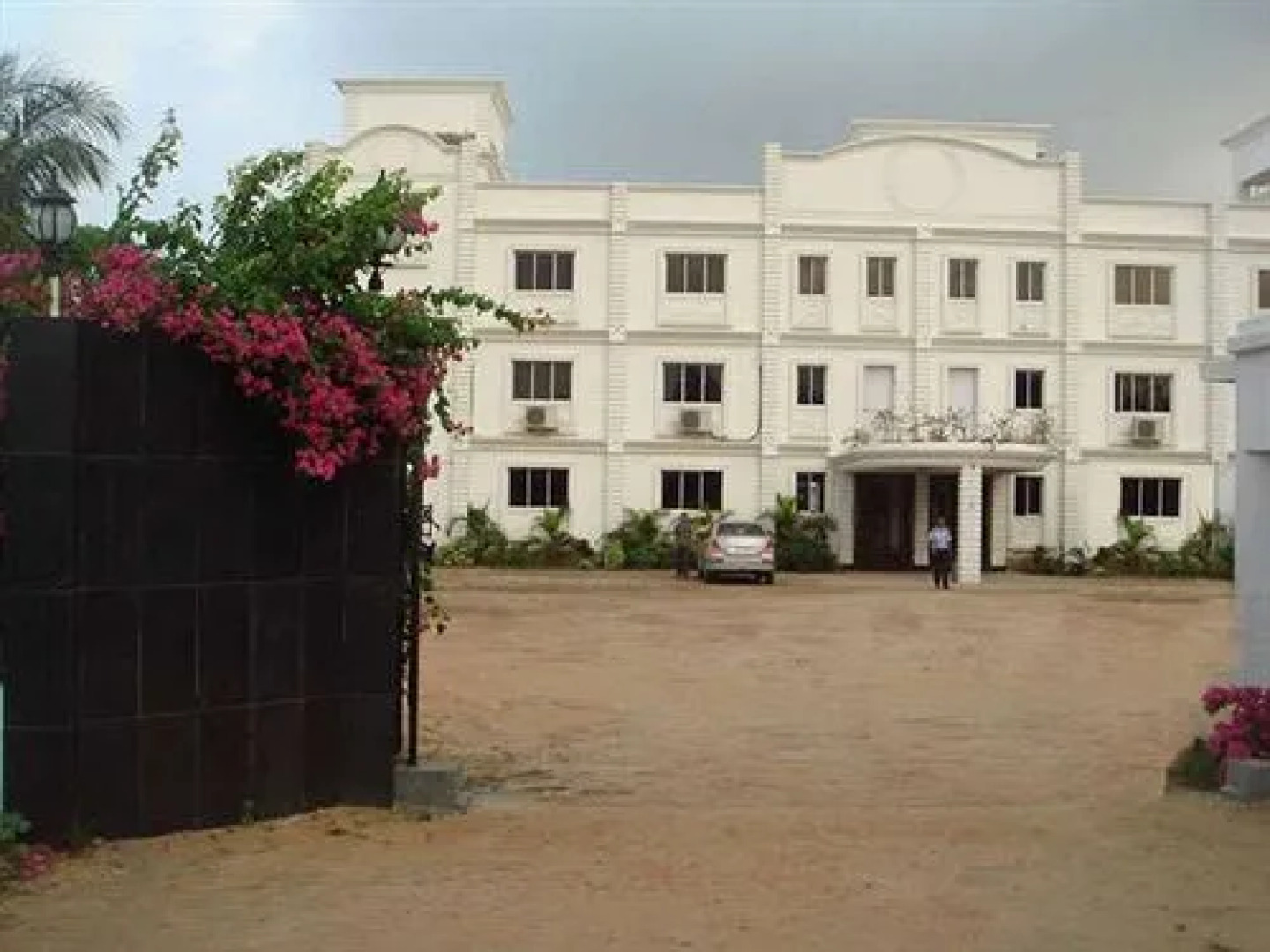 United 21 Beach View, Mandarmoni