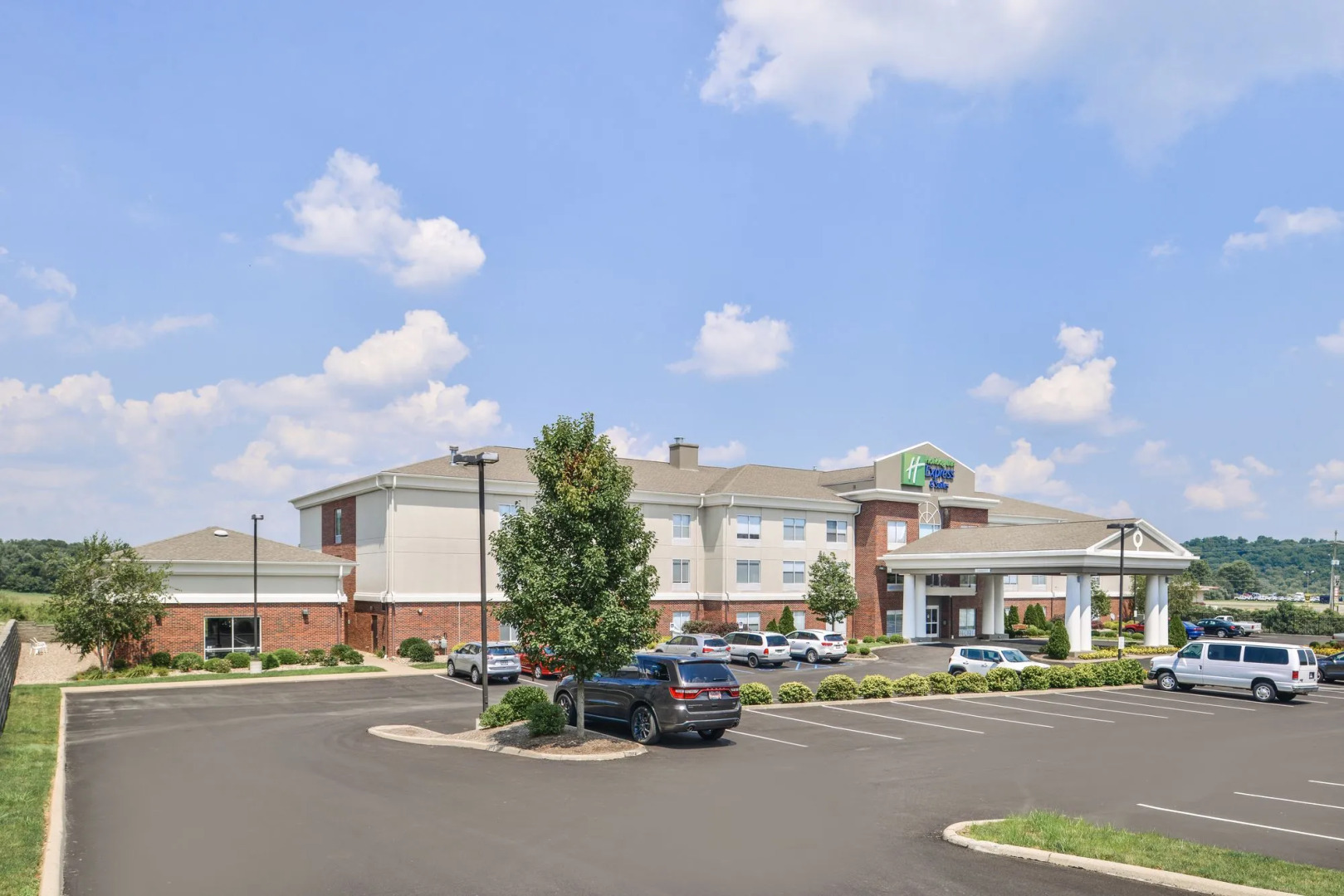 Holiday Inn Express & Suites Parkersburg-Mineral Wells by IHG