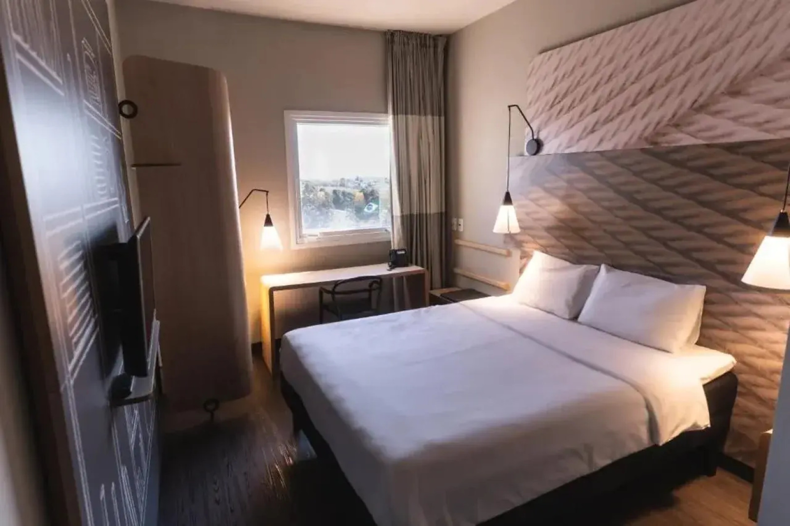 Ibis Lorena - Circuito da Fé