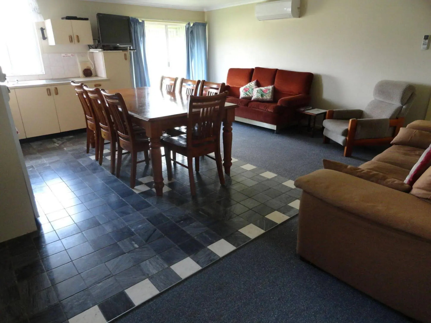 High View Family Cottages