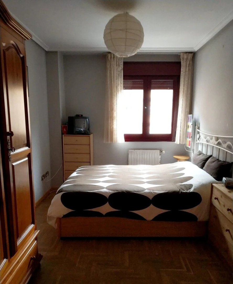 Apartment With 4 Bedrooms in Oviedo, With Balcony