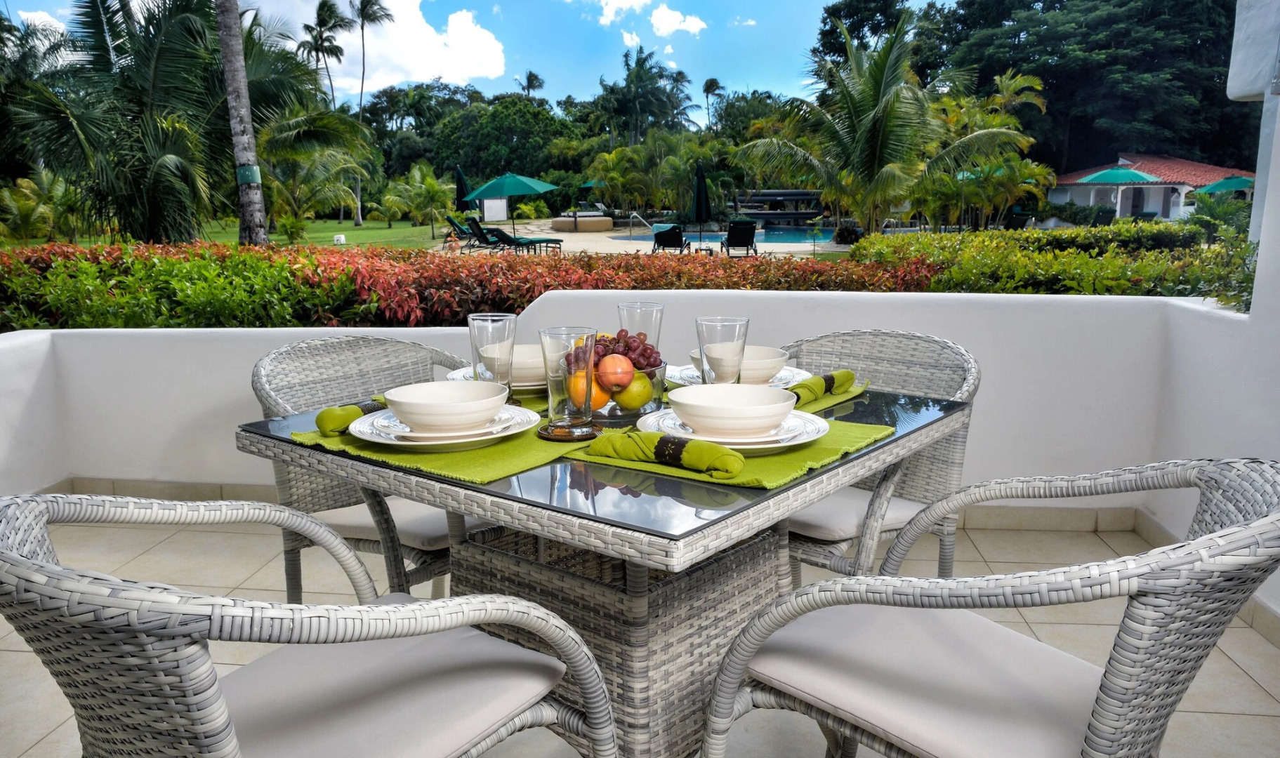 Royal Glitter Bay Villas