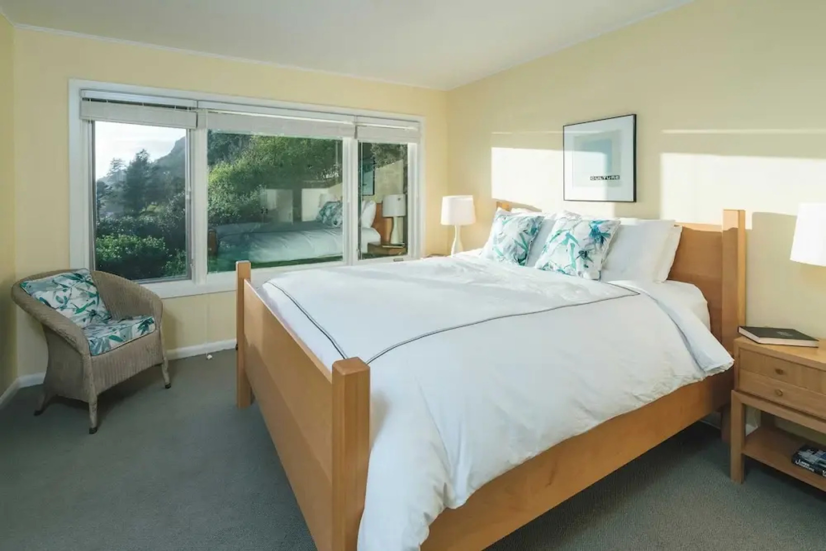 The Purcell House by Avantstay Surrounded in Lush Greenery w/ Large Yard & Ocean Views