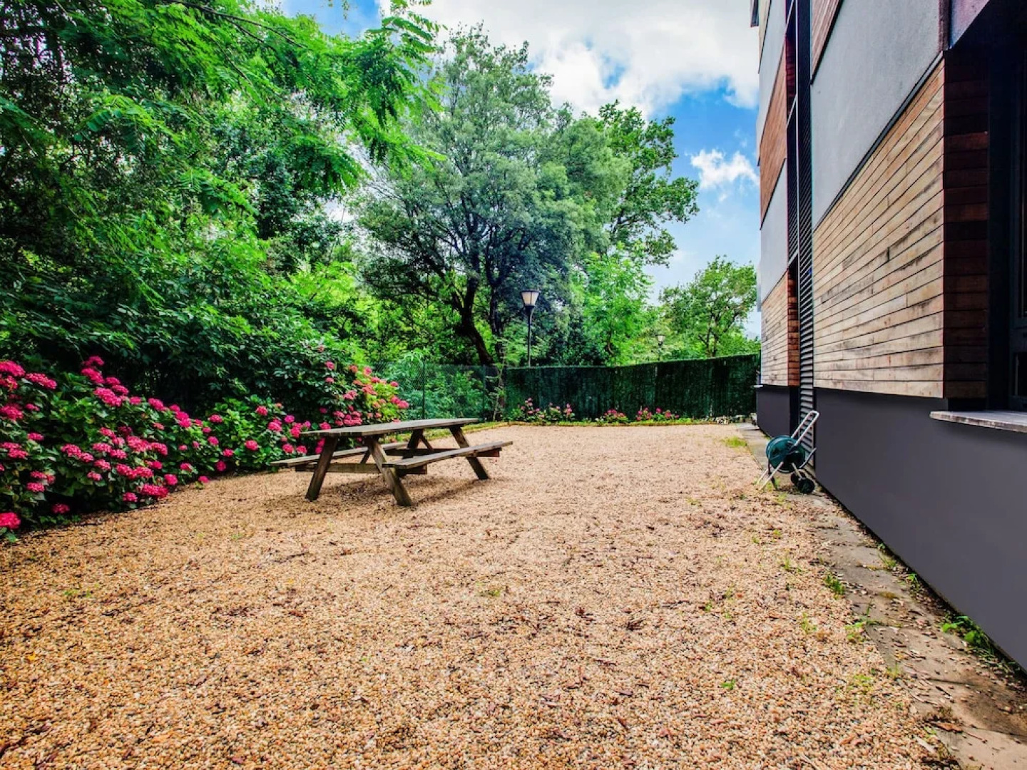 Restful Apartment With Garden, Private Terrace,swimming Pool