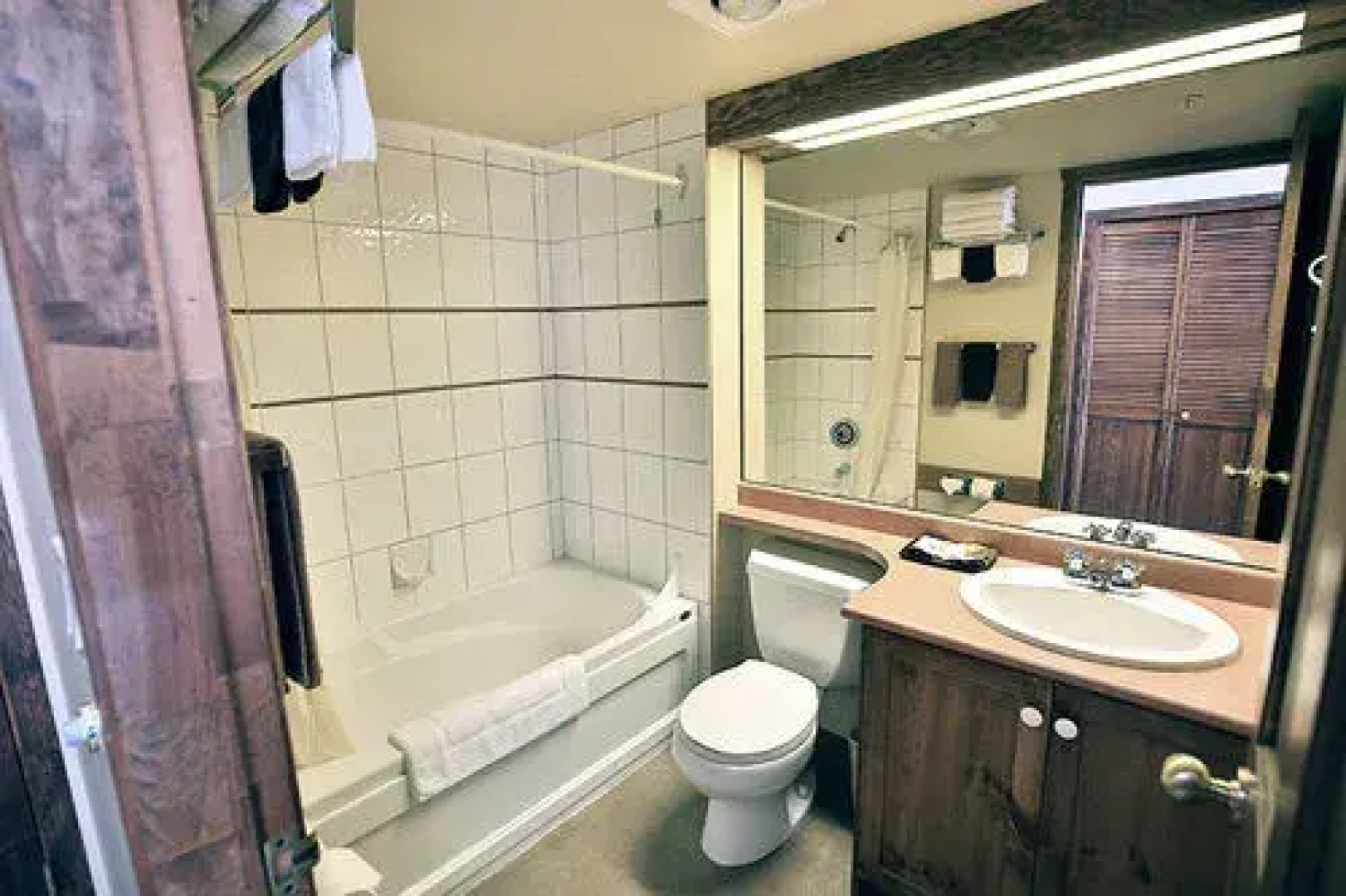 Apex Inn Standard Rm 223 1 Bedroom Condo by Redawning