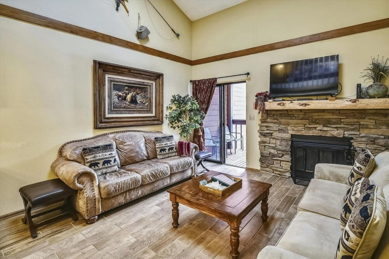 Mountainside  325a 3 Bedroom Condo by RedAwning