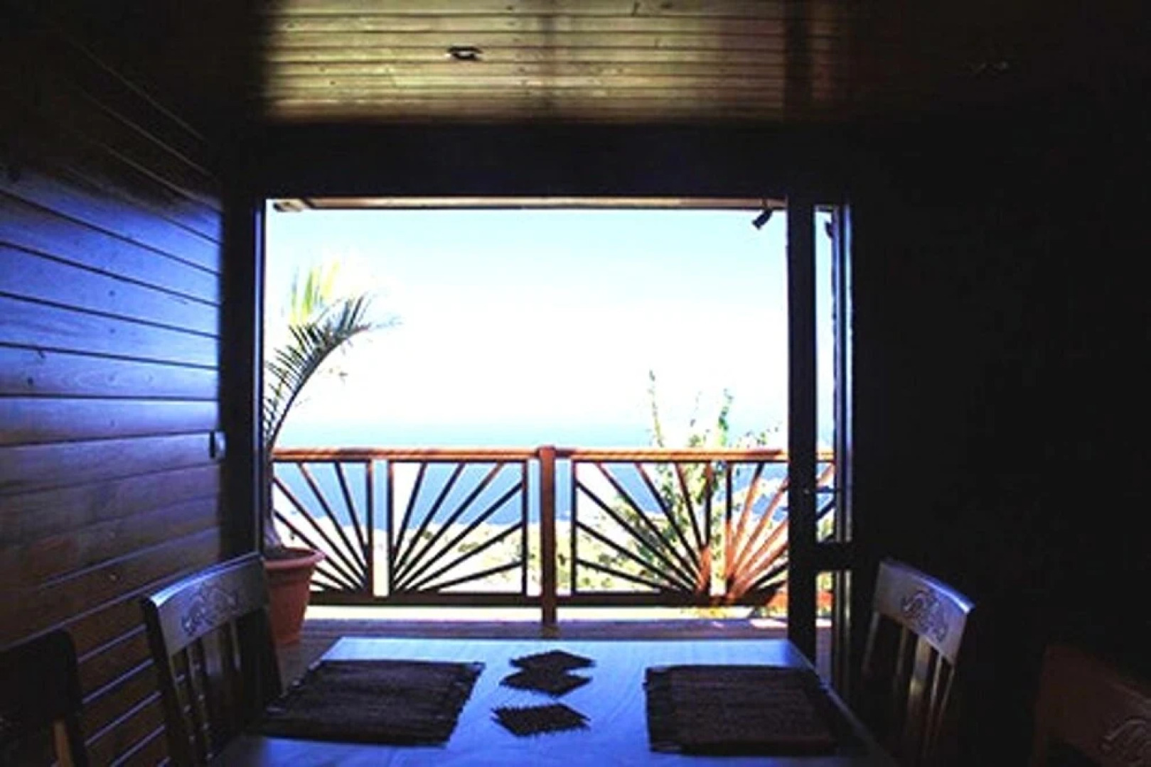 Bungalow with One Bedroom in Petite Ile, with Wonderful Sea View, Furnished Garden And Wifi - 9 Km From the Beach