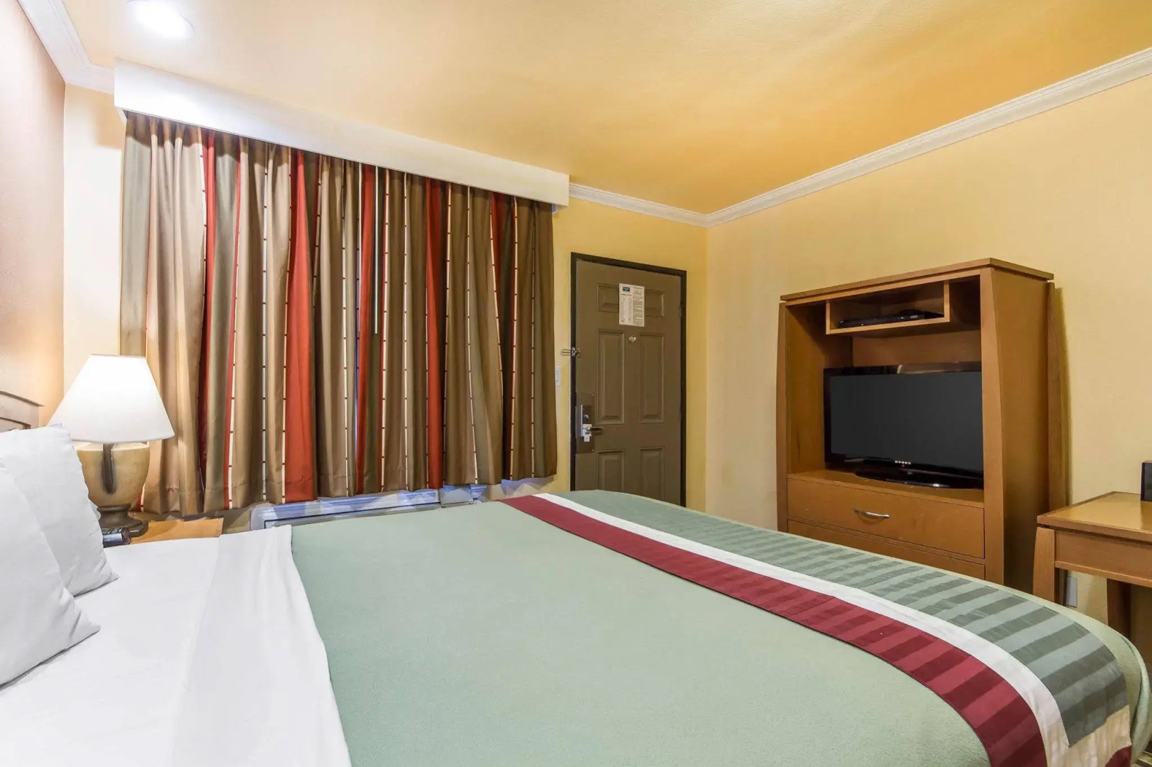 Rodeway Inn & Suites Oakland
