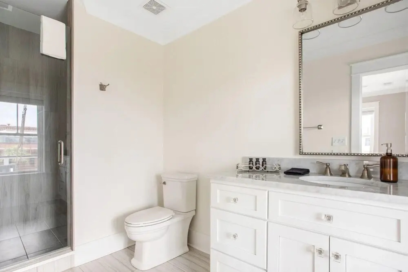 Pelican - Modern Beach Retreat w Patio & Pool