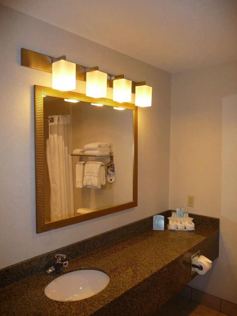 Holiday Inn Express & Suites St. Joseph