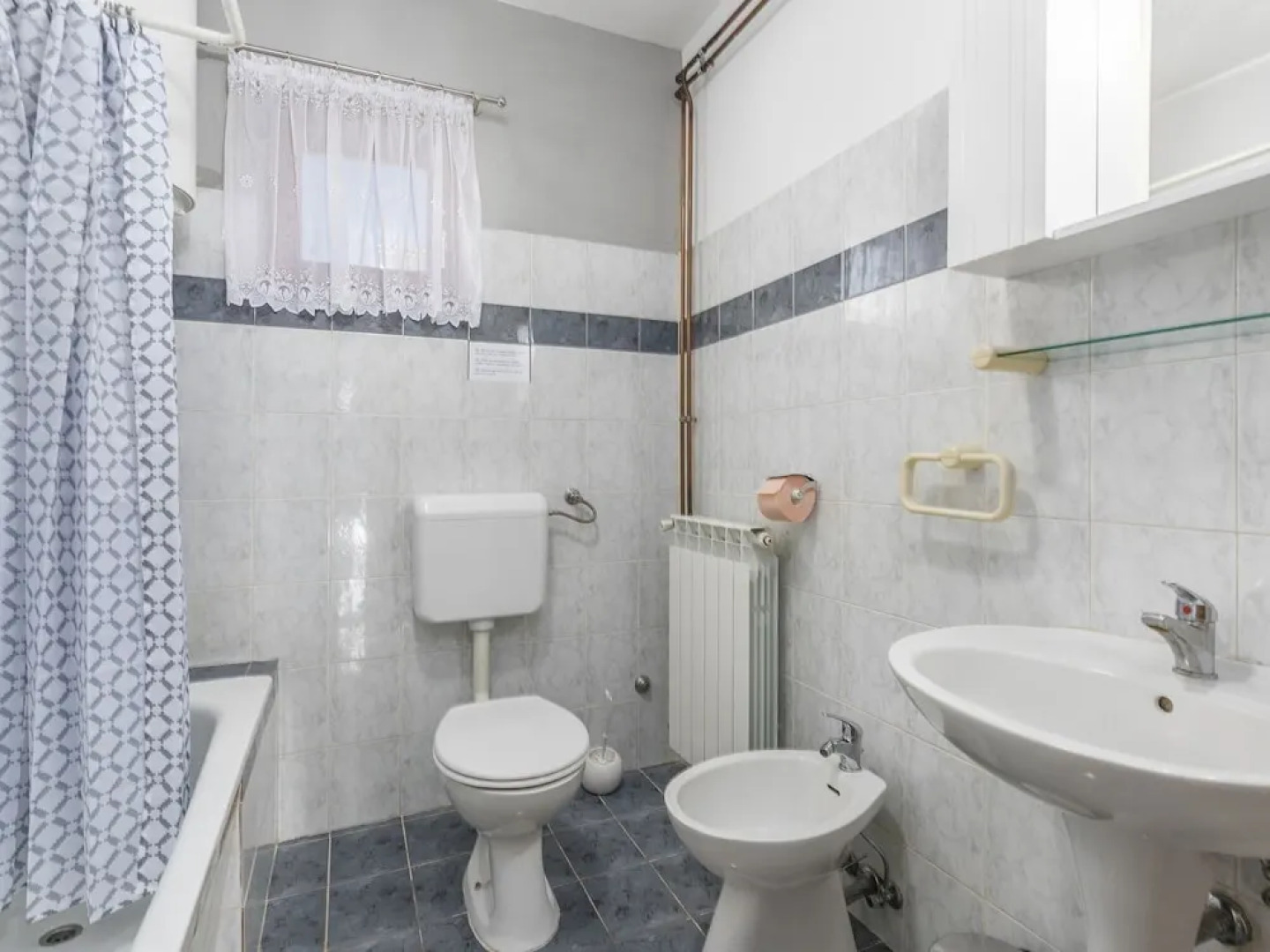 Two Bedrooms Ground Floor Apartment With Private Pool and Garden Near Pula