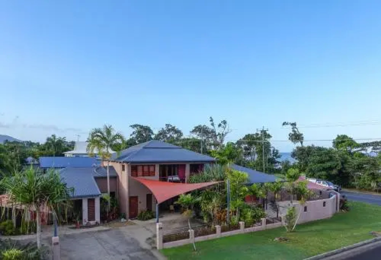 Pandanus Holiday Apartments