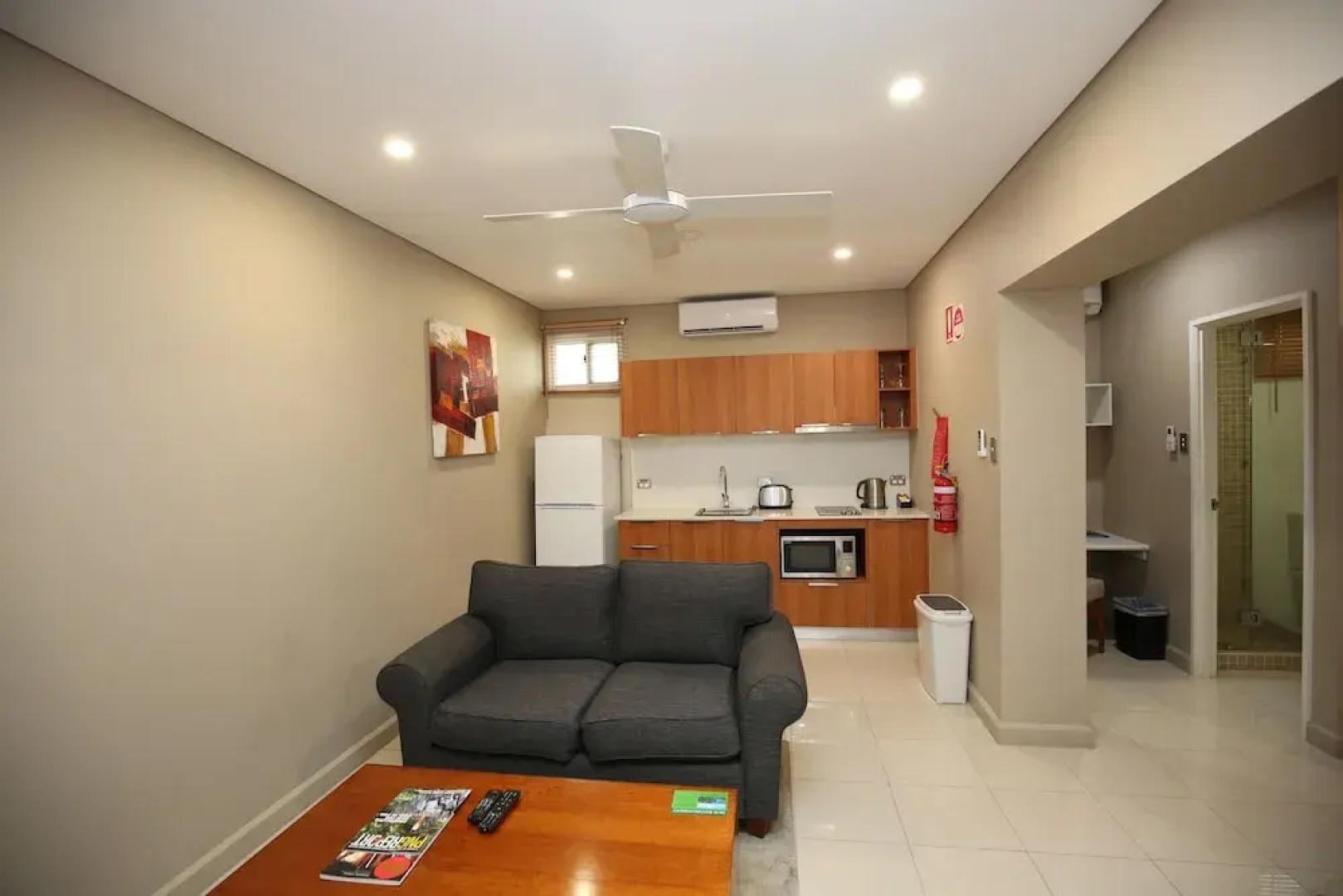 Ela Beach Hotel & Apartments