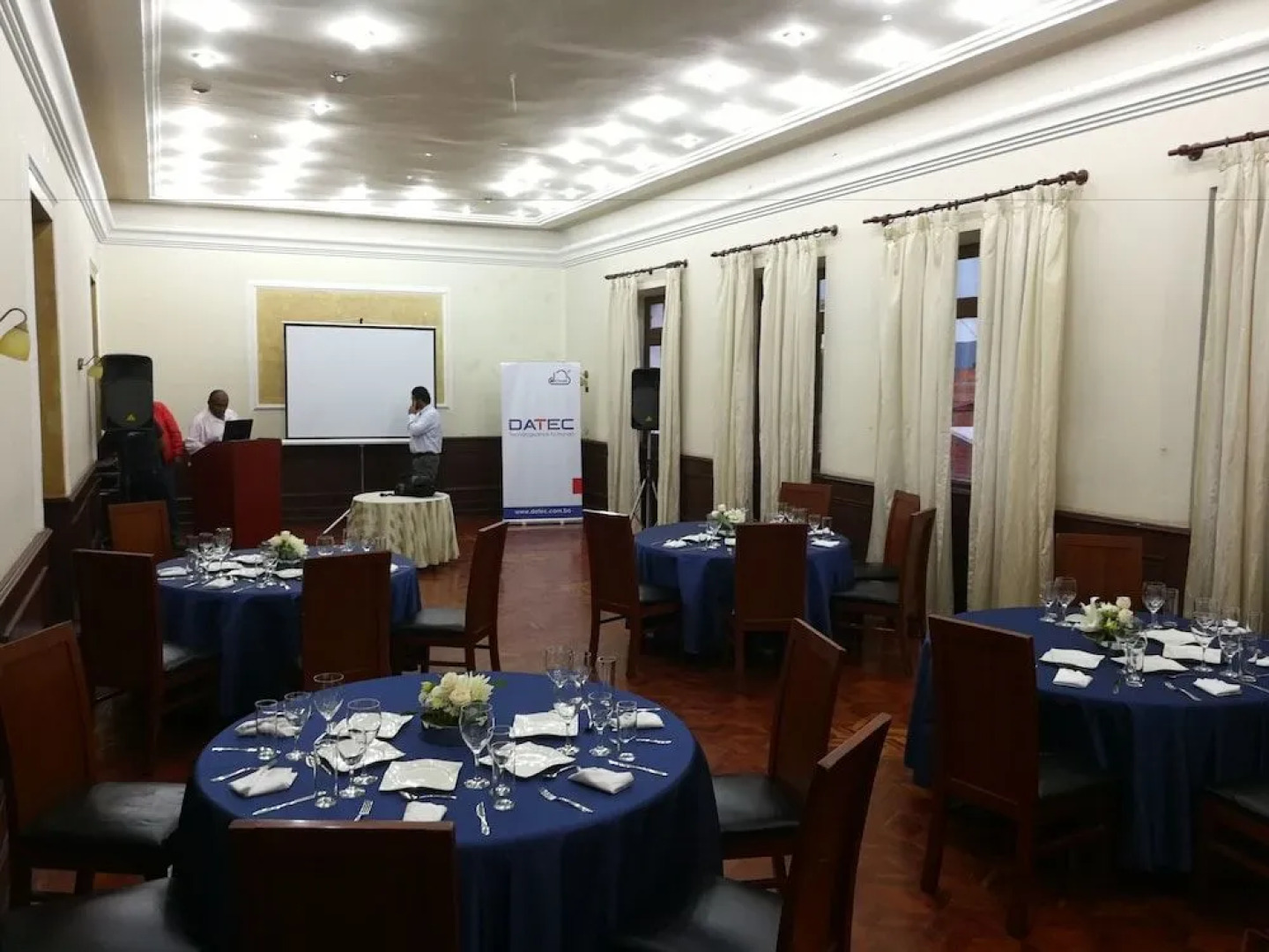 Macondo de Pizza Pazza Hotel RestoBar