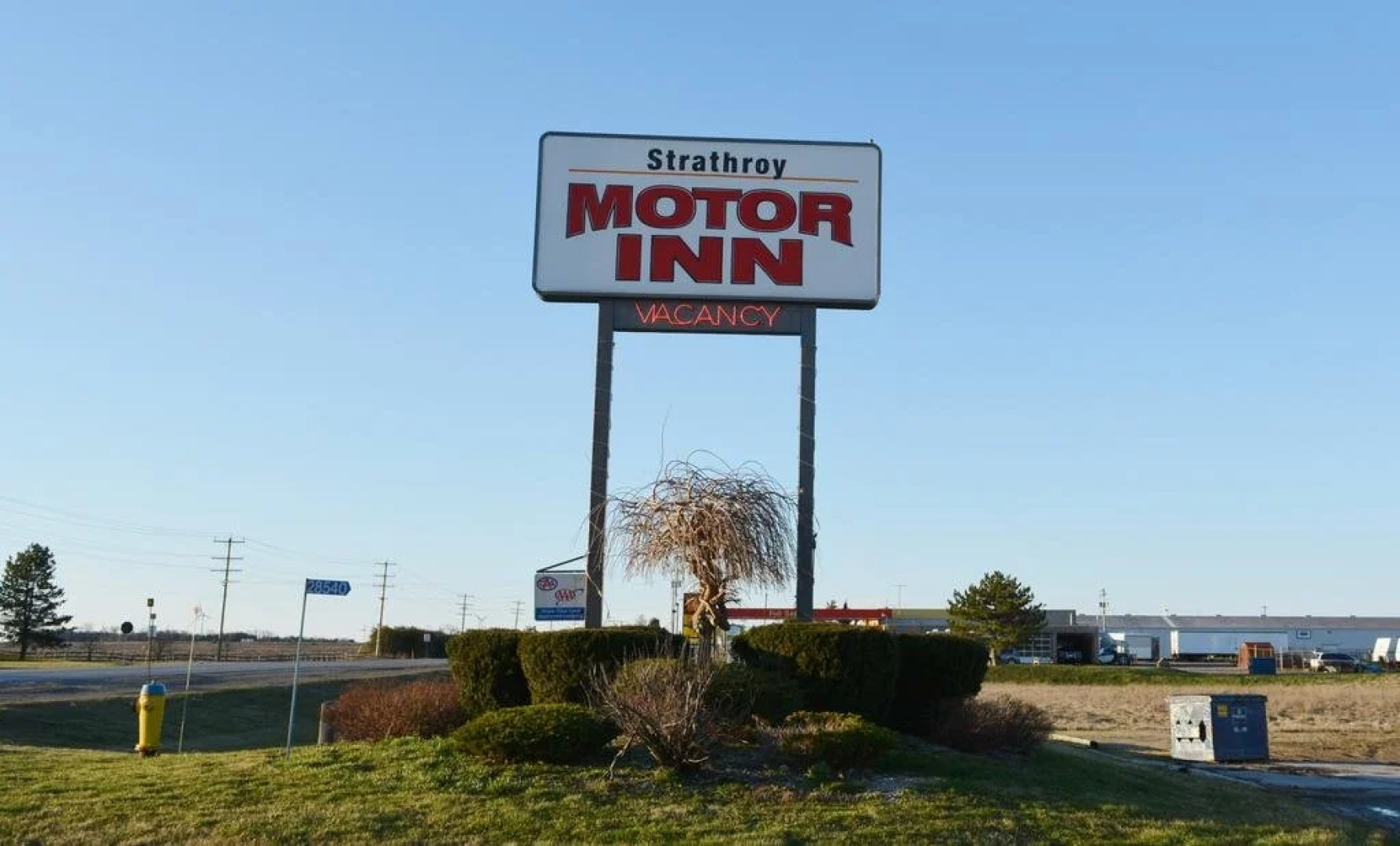 Strathroy Motor Inn