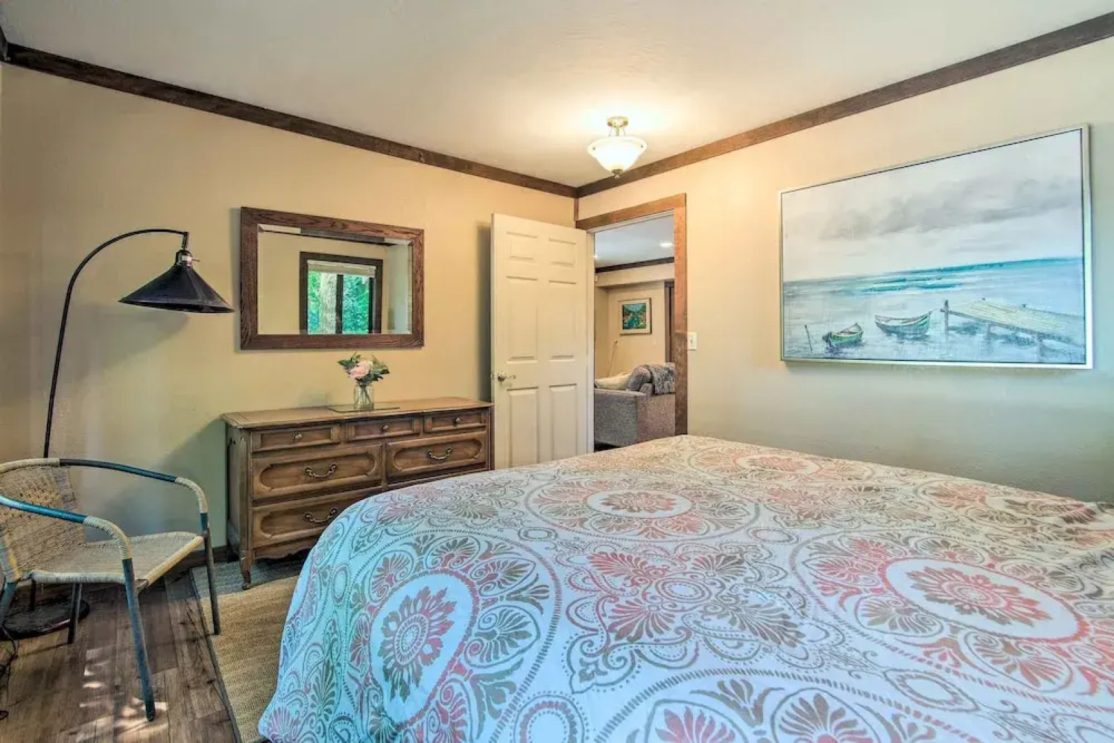 Coos Bay Cottage w/ Fireplace & BBQ Patio!