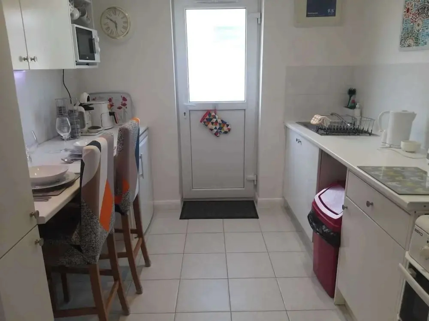 1-bed Seaside Retreat - Sleeps 2, Parking & Garden