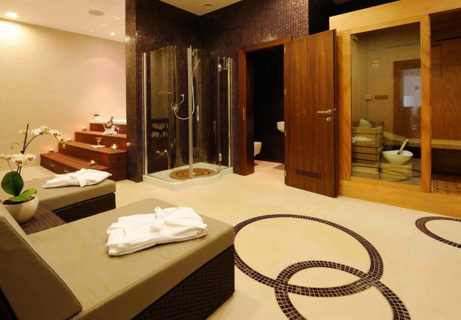 Roset Hotel & Residence