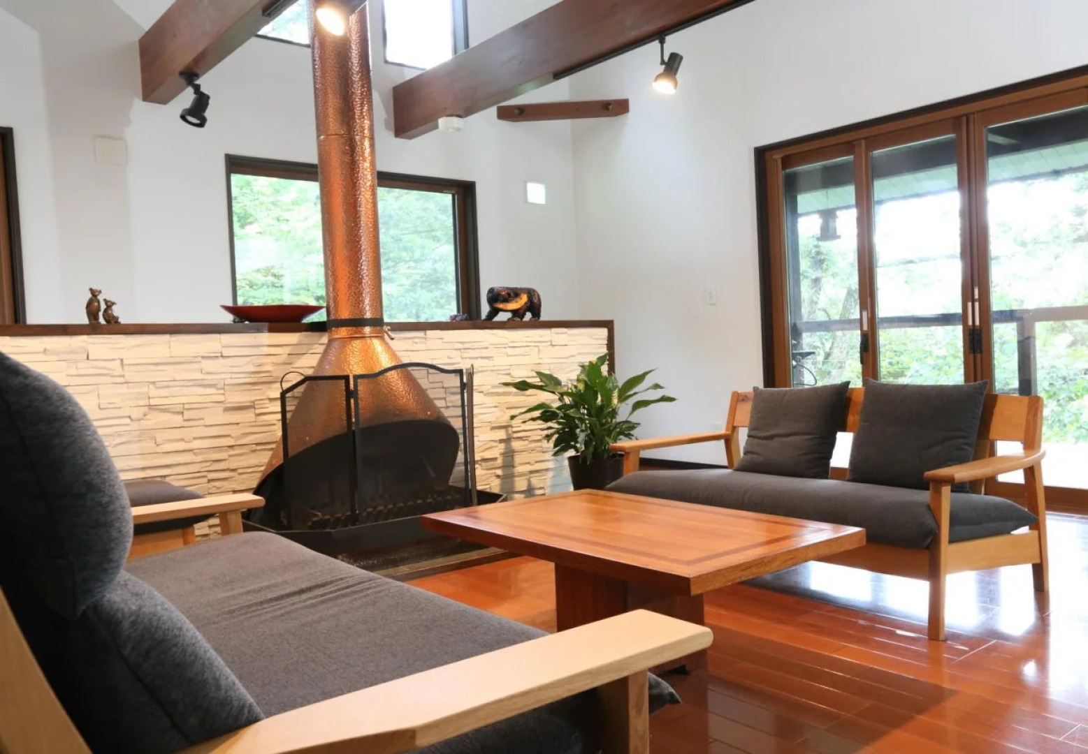 Bears Den Mountain Lodge