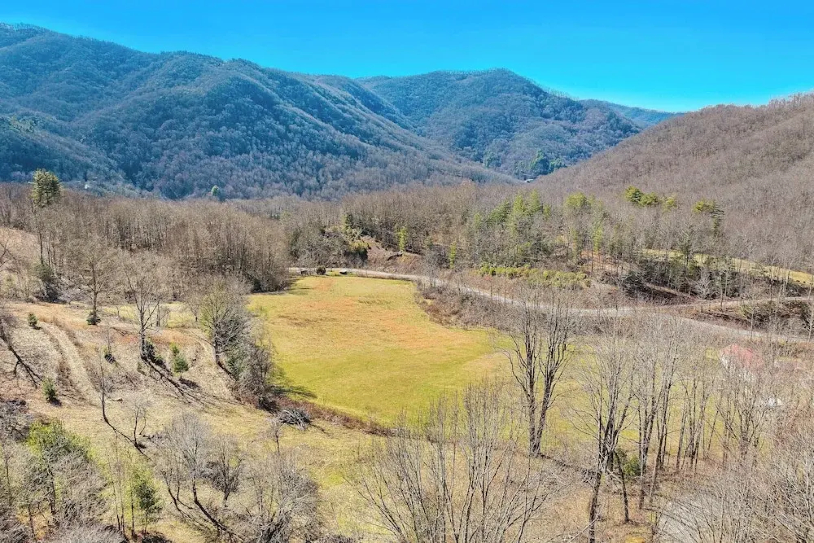 Peaceful Bryson City Cabin w/ Hot Tub & Deck!