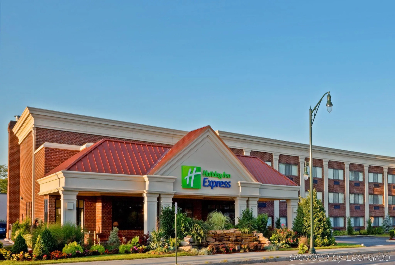 Rockville Centre Hotel - JFK Airport