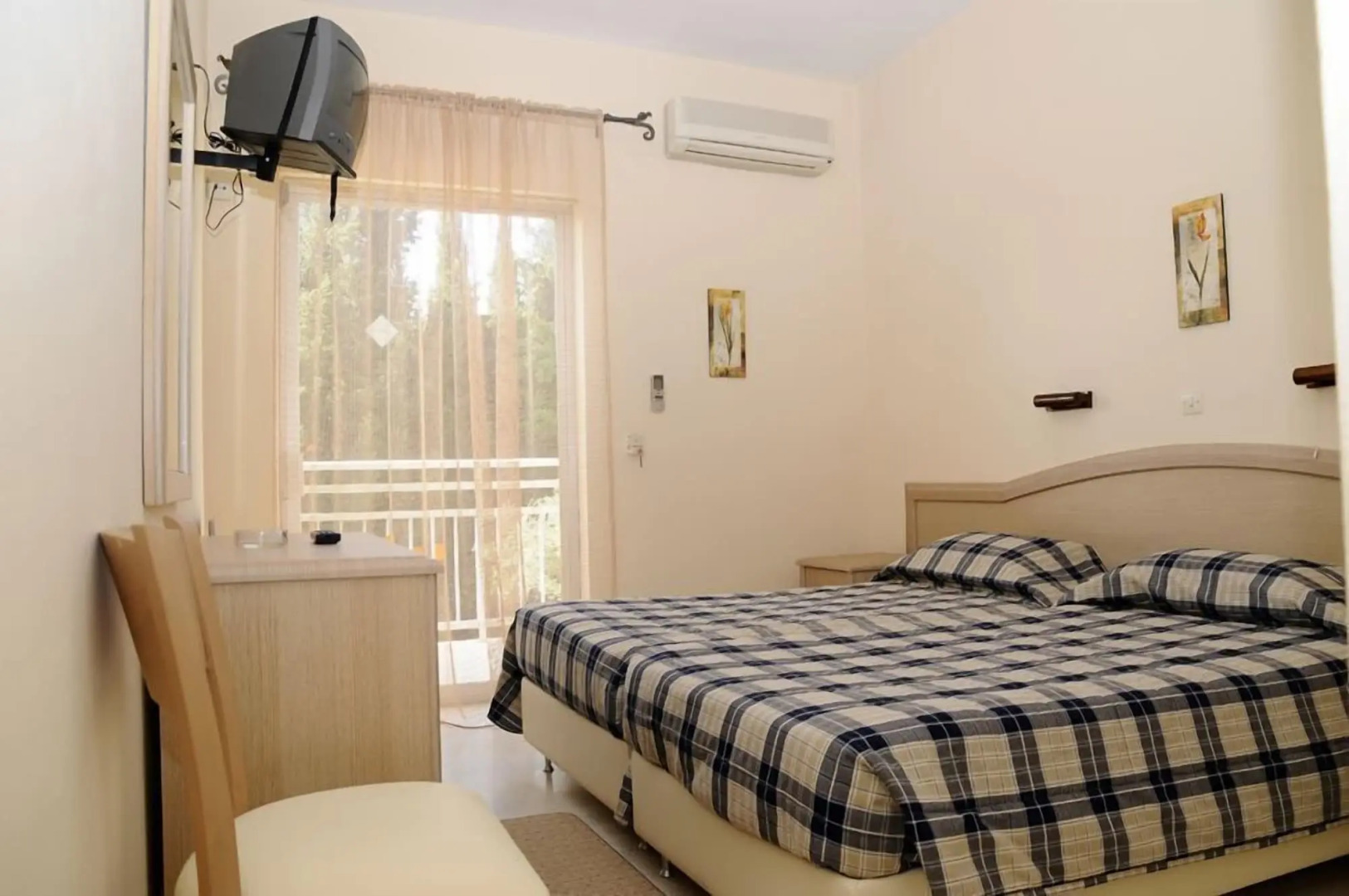 Отель Primavera Hotel