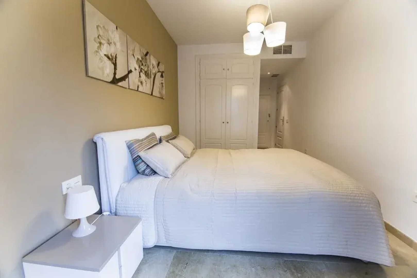 2054-Estupendo apto nuevo-en playa-acceso piscina