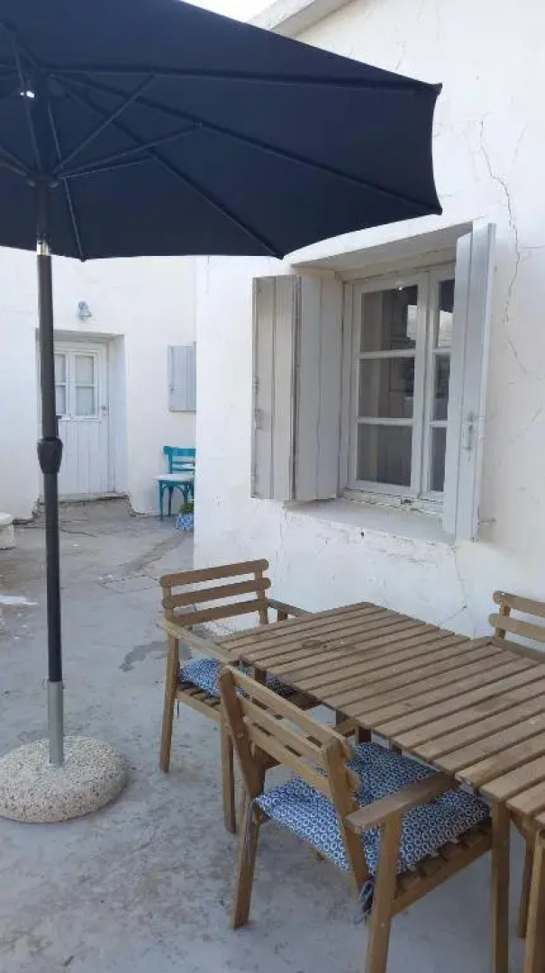 1836 Historic Stone House Goudianika