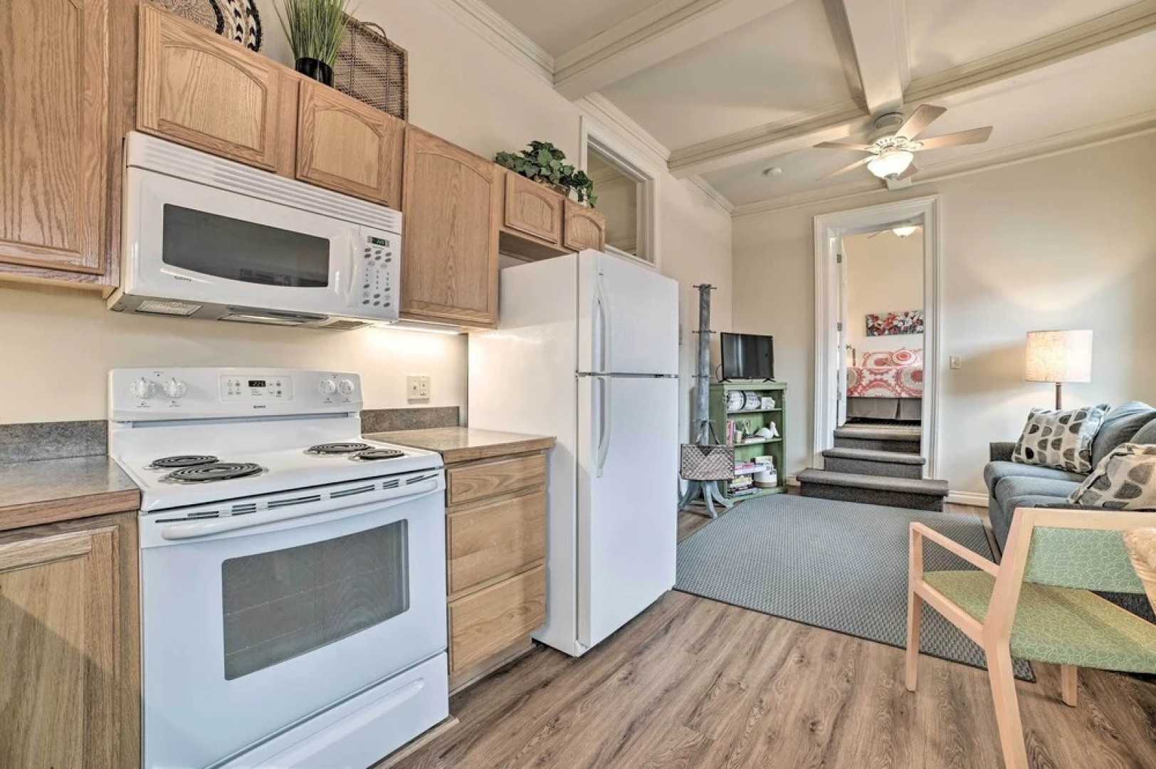 Downtown Loft Apartment, Steps to Riverfront!