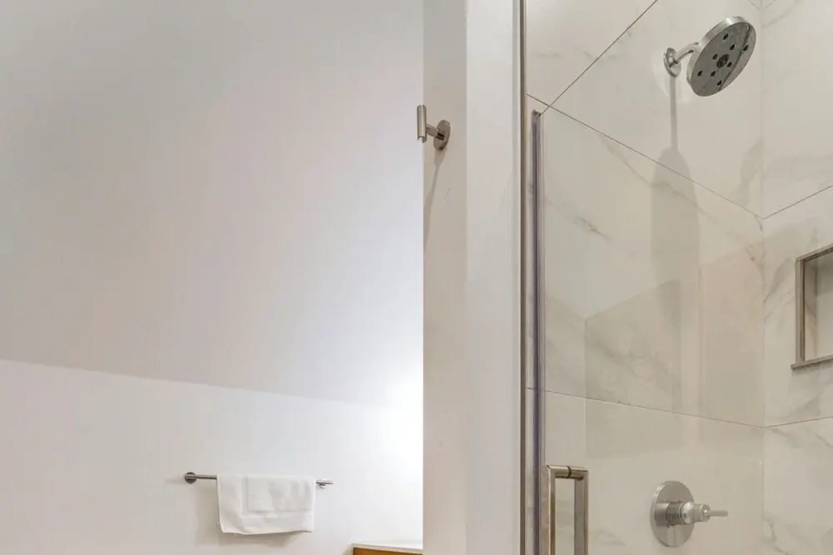 Luxe Soda Springs Cabin: Hot Tub, Forest-view Deck