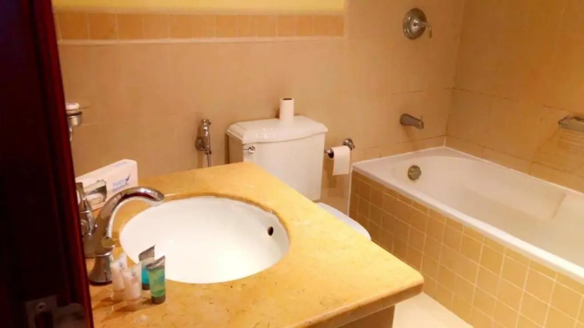 نزل الشاطئ 1 - عائلات فقط