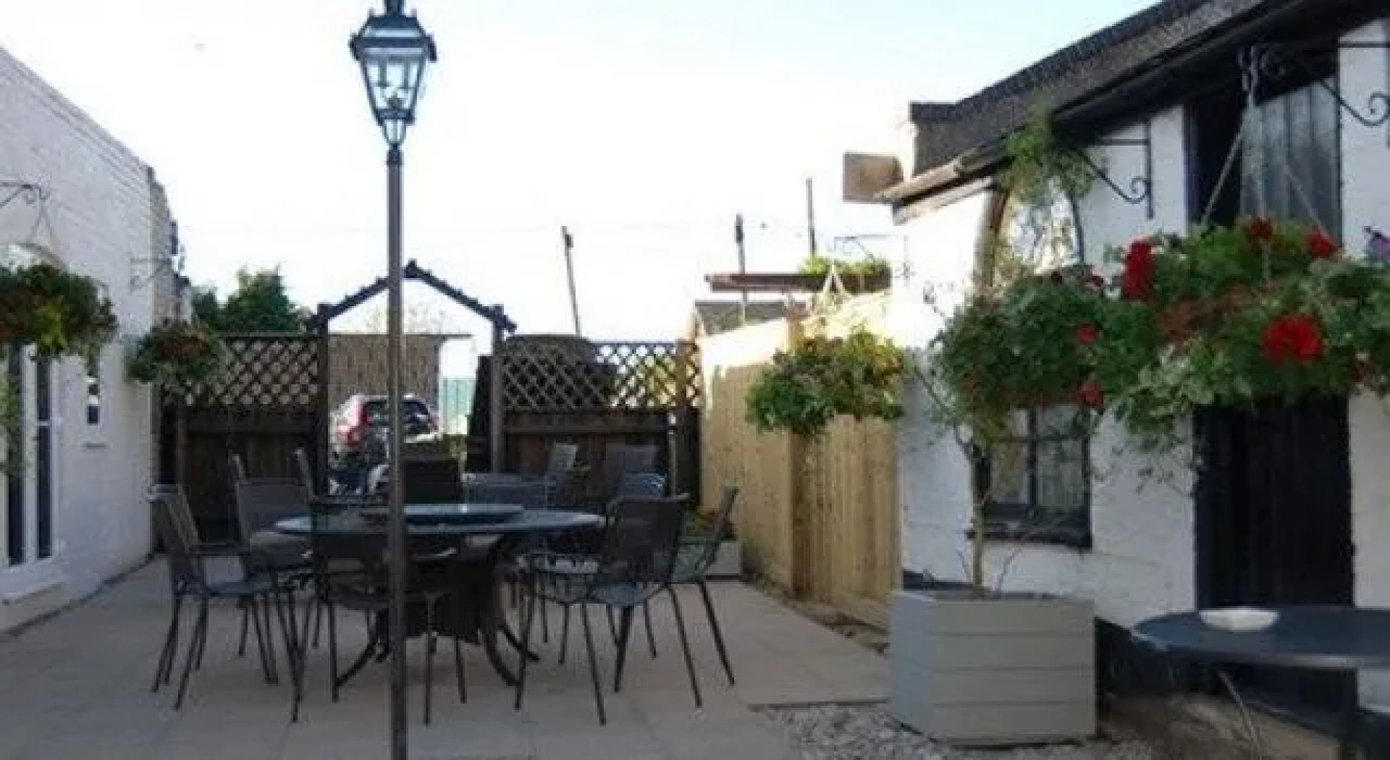 Old Riverview Guesthouse