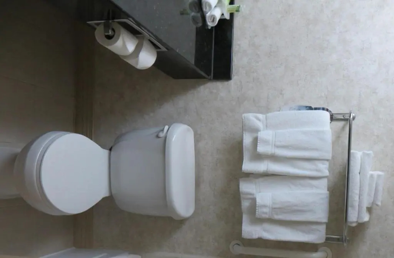 Holiday Inn Express & Suites Wichita Northwest, an IHG Hotel