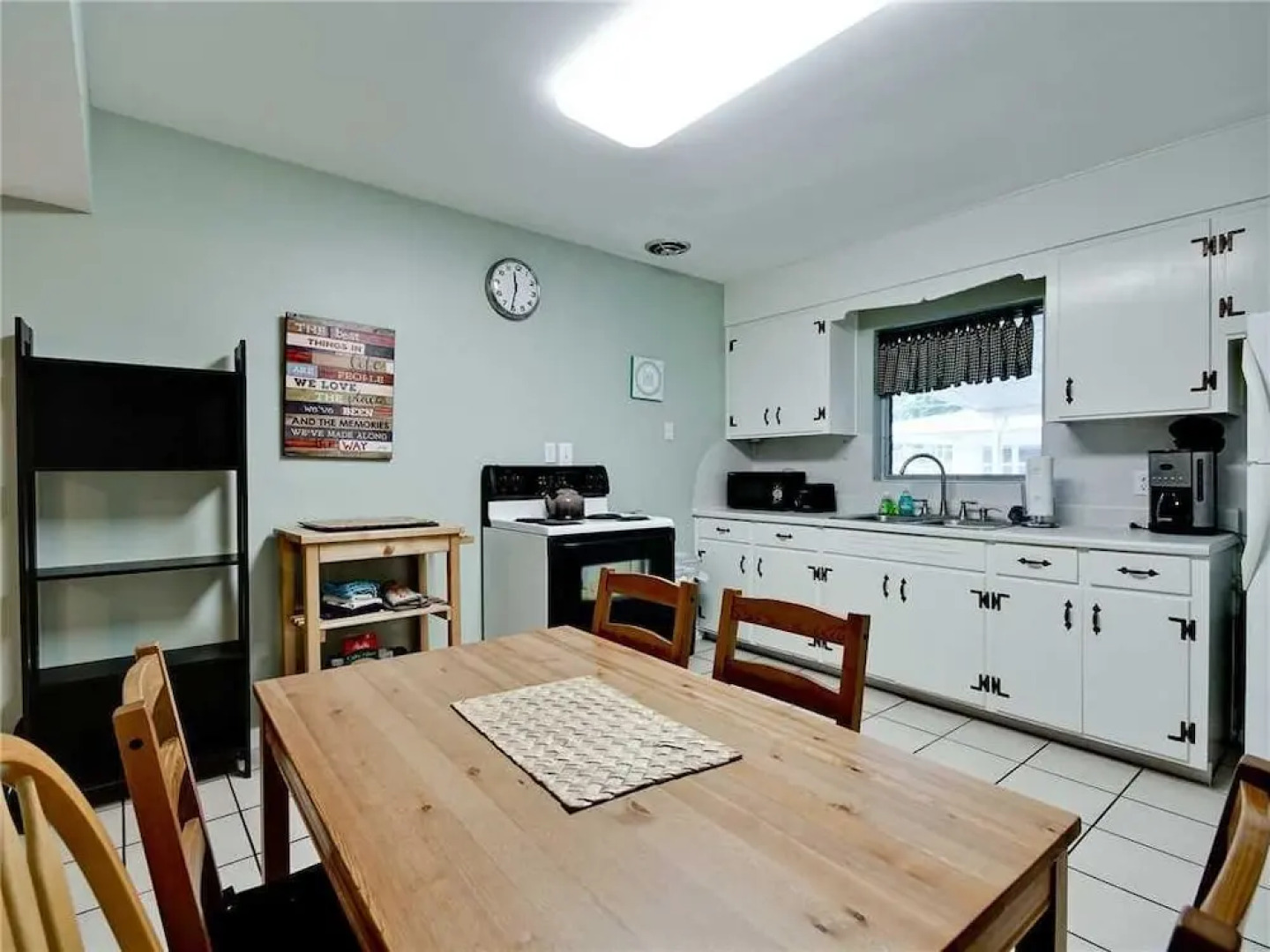 Venice Harbor 606 - Two Bedroom Home