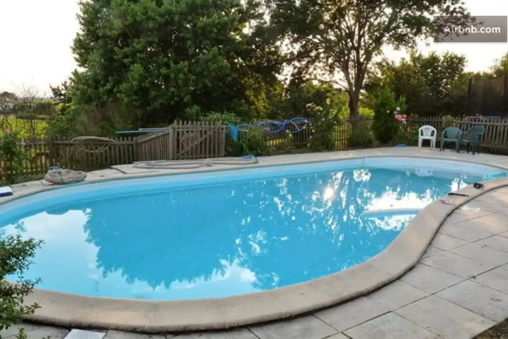 Chambre Rouge et Vin Blanc