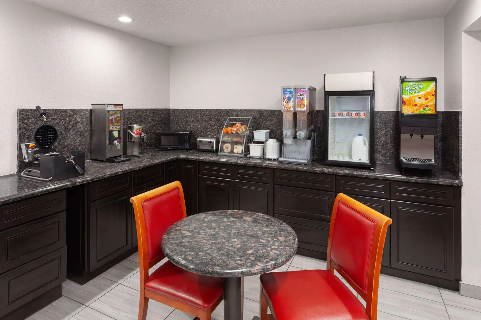 Super 8 by Wyndham Romeoville Bolingbrook