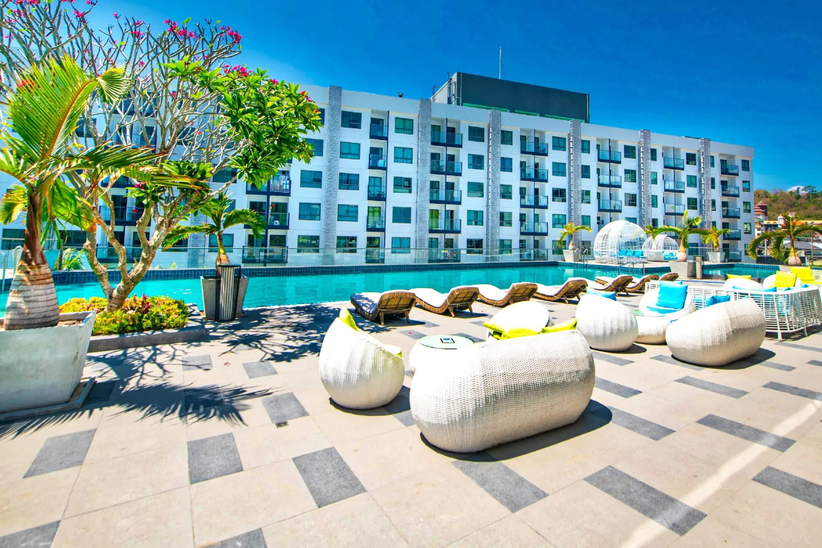 Arcadia Beach Resort Pattaya Walking Street