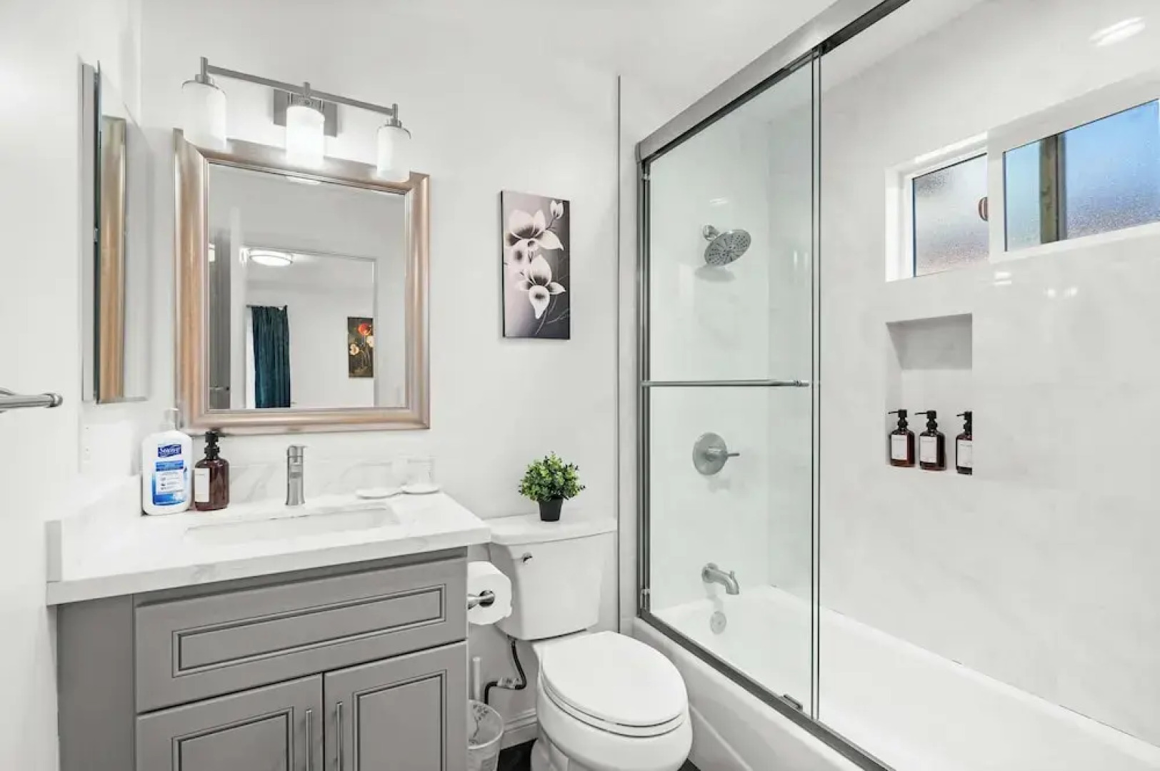 Comfy Retreat With Yard & Cozy Interiors